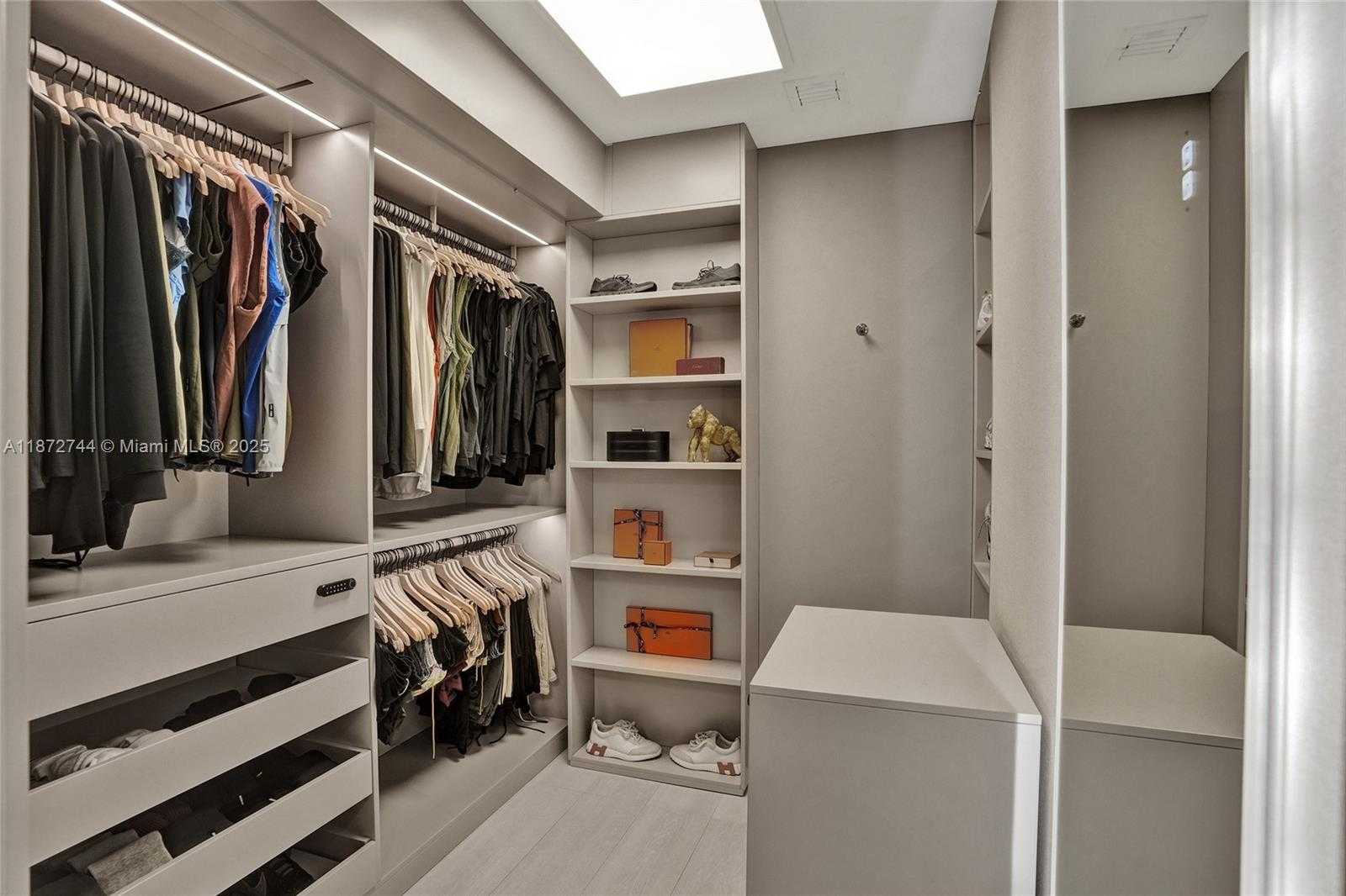 Small Image of 1100 BISCAYNE BLVD #6303, Miami Number 22