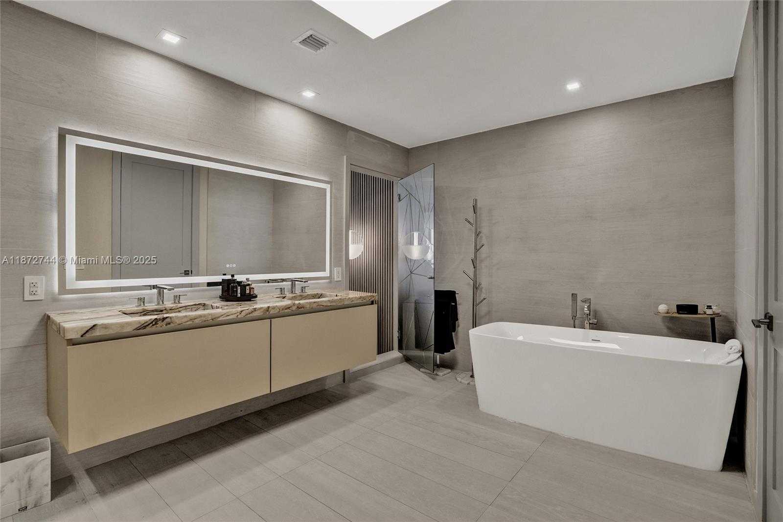 Small Image of 1100 BISCAYNE BLVD #6303, Miami Number 23