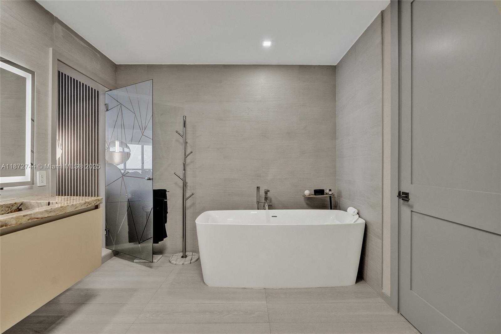 Small Image of 1100 BISCAYNE BLVD #6303, Miami Number 24