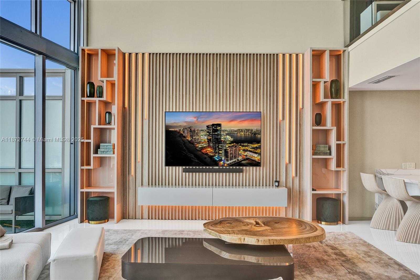 Small Image of 1100 BISCAYNE BLVD #6303, Miami Number 3