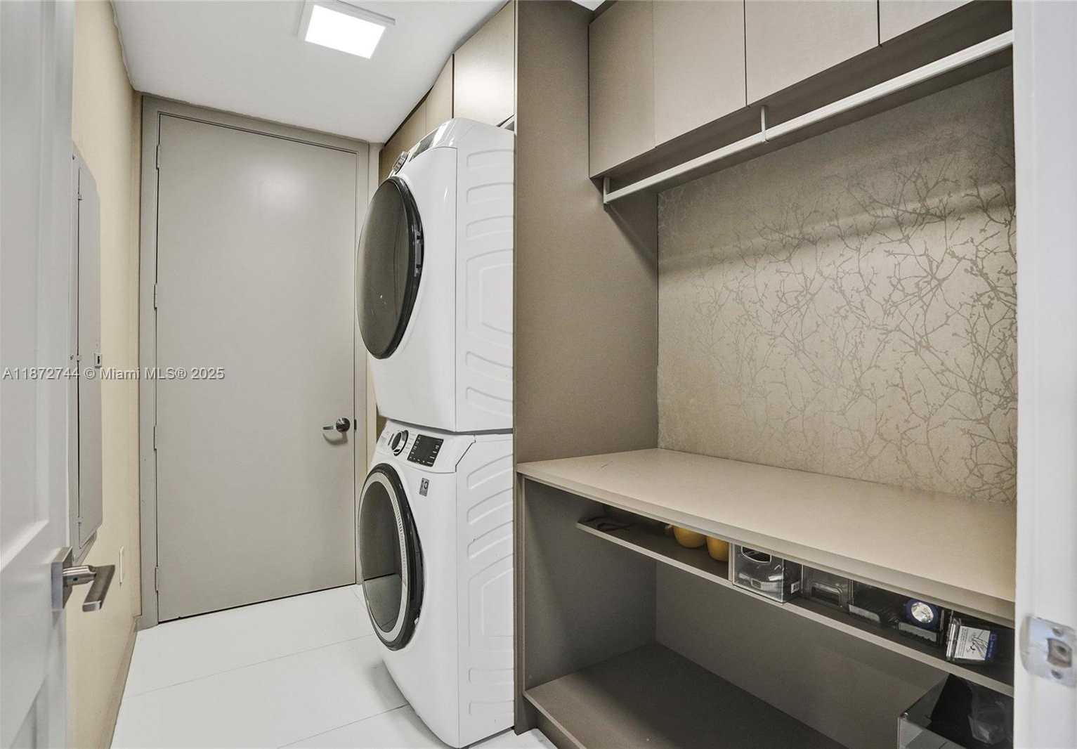 Small Image of 1100 BISCAYNE BLVD #6303, Miami Number 60