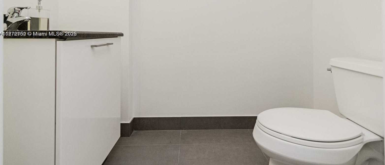 Small Image of 3339 VIRGINIA ST #335, Miami Number 6