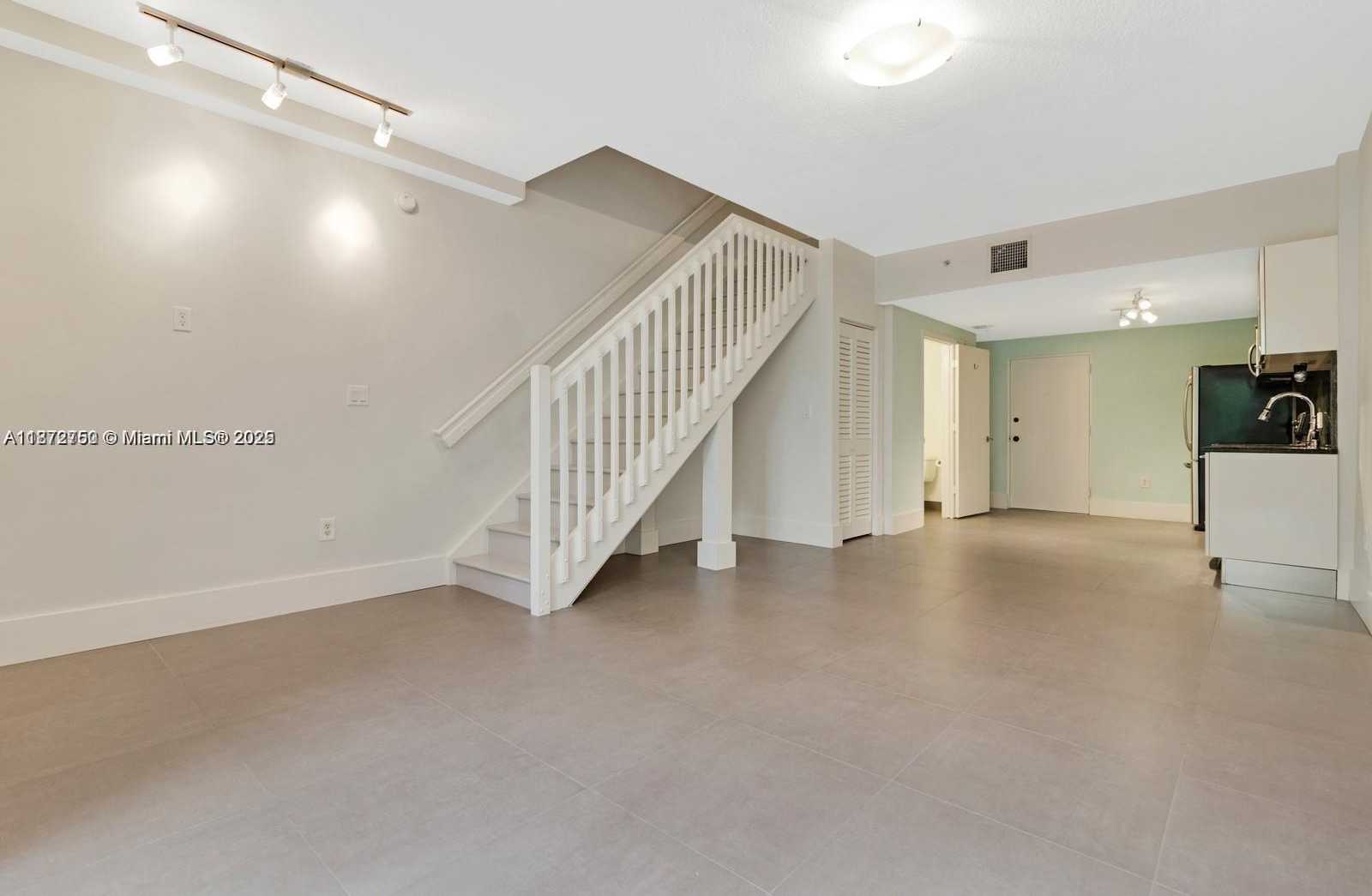 Small Image of 3339 VIRGINIA ST #335, Miami Number 9