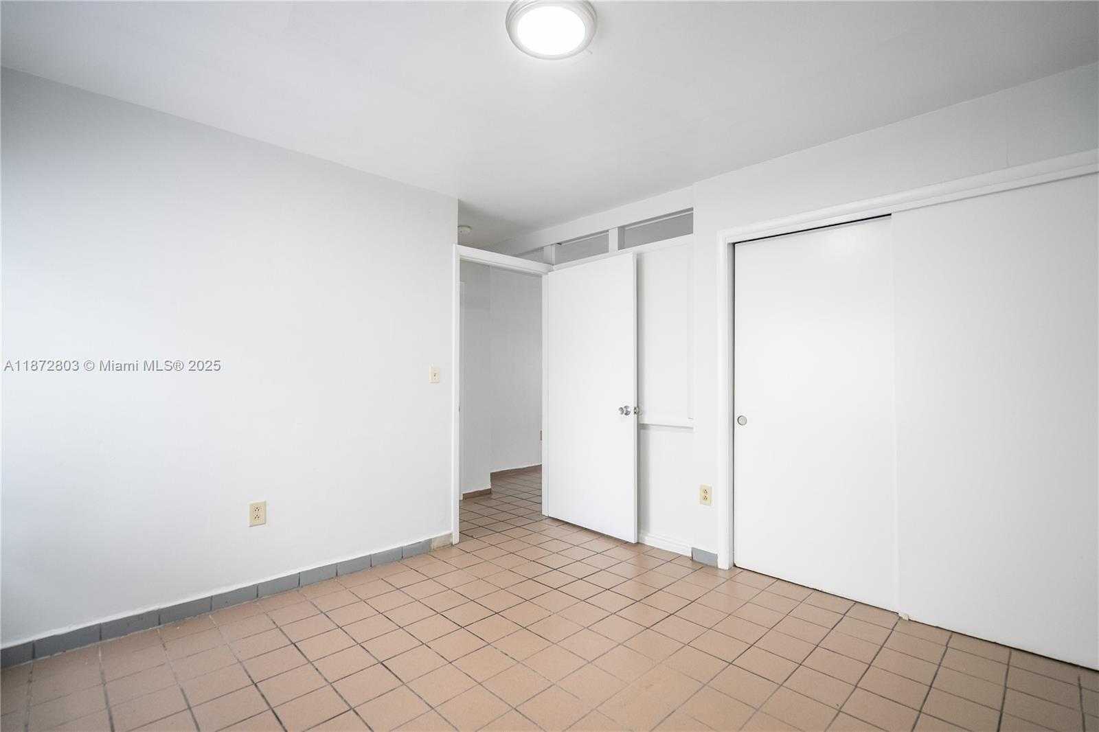 Small Image of 260 NAVARRE AVE #5, Coral Gables Number 13