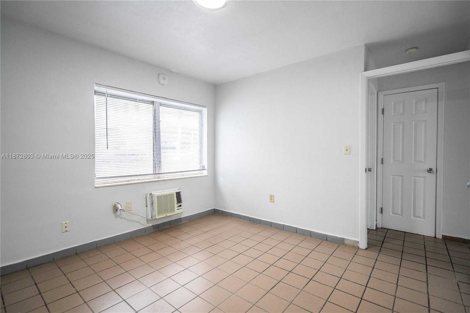 Small Image of 260 NAVARRE AVE #5, Coral Gables Number 14