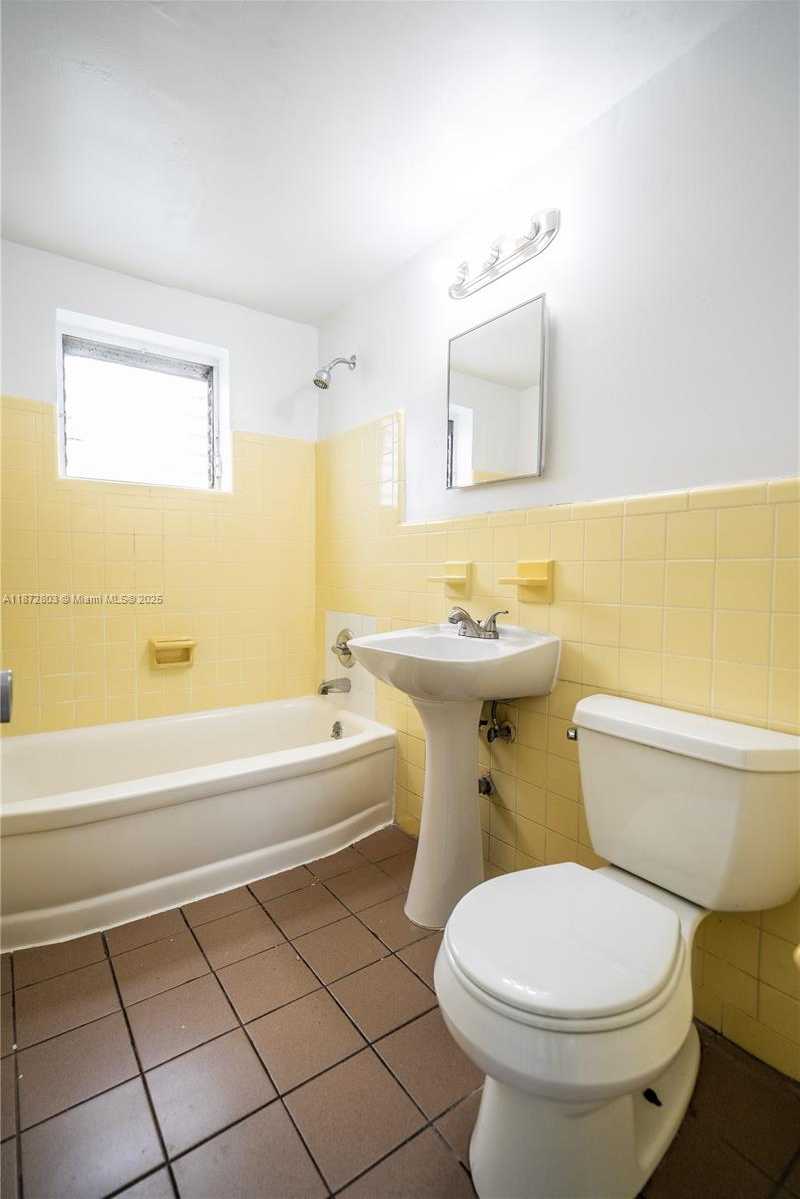 Small Image of 260 NAVARRE AVE #5, Coral Gables Number 15