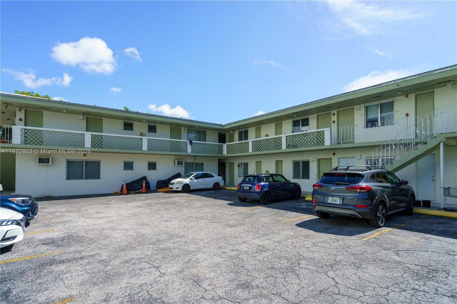 Small Image of 260 NAVARRE AVE #5, Coral Gables Number 17