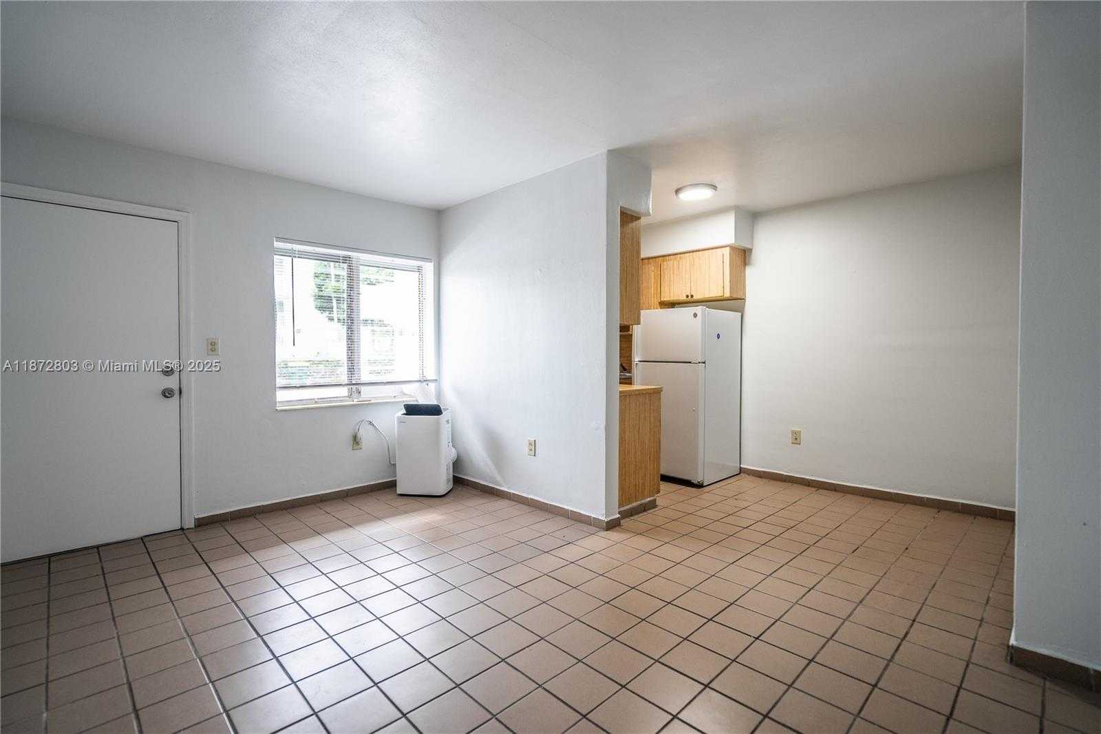 Small Image of 260 NAVARRE AVE #5, Coral Gables Number 2