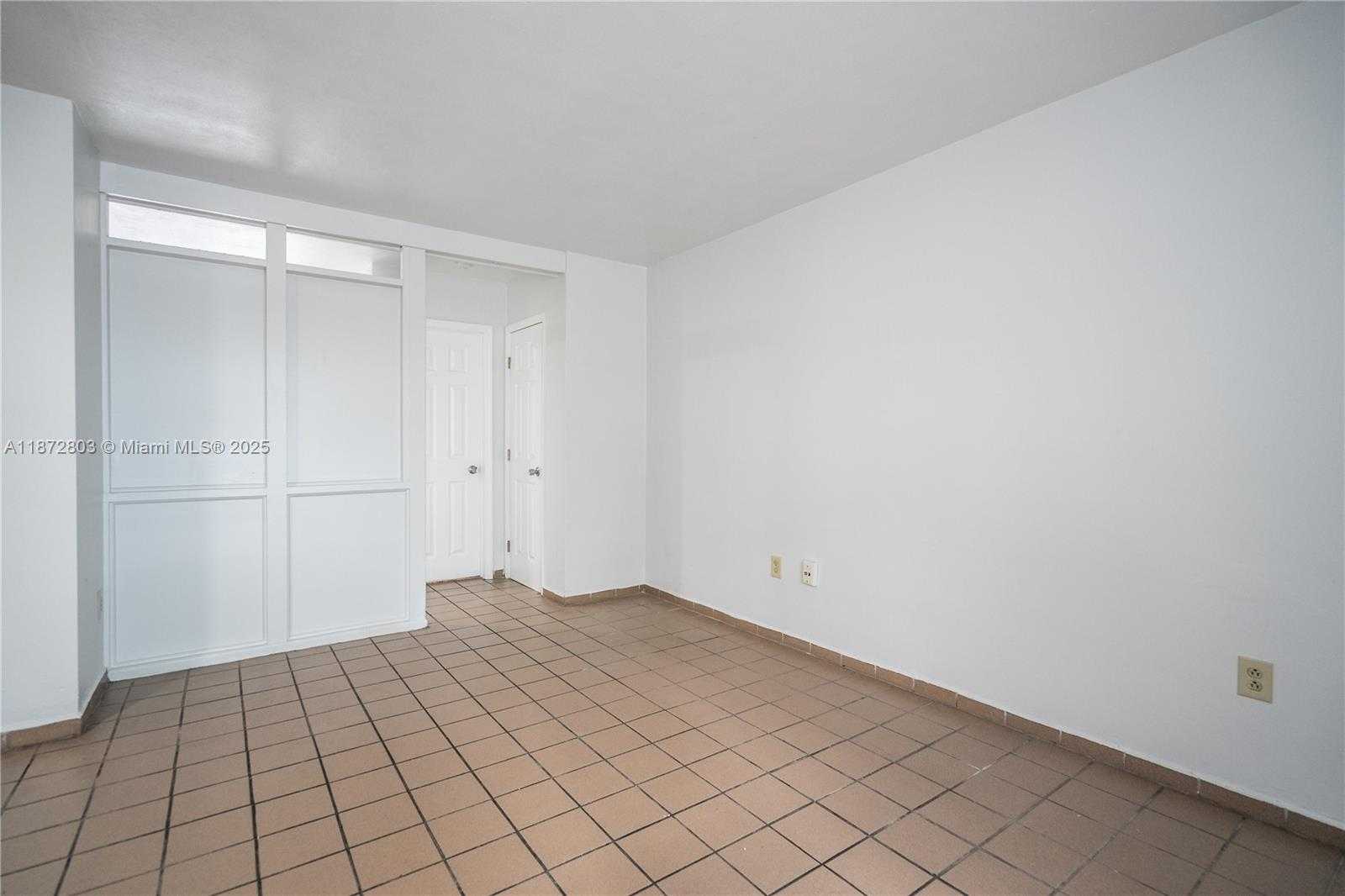 Small Image of 260 NAVARRE AVE #5, Coral Gables Number 5