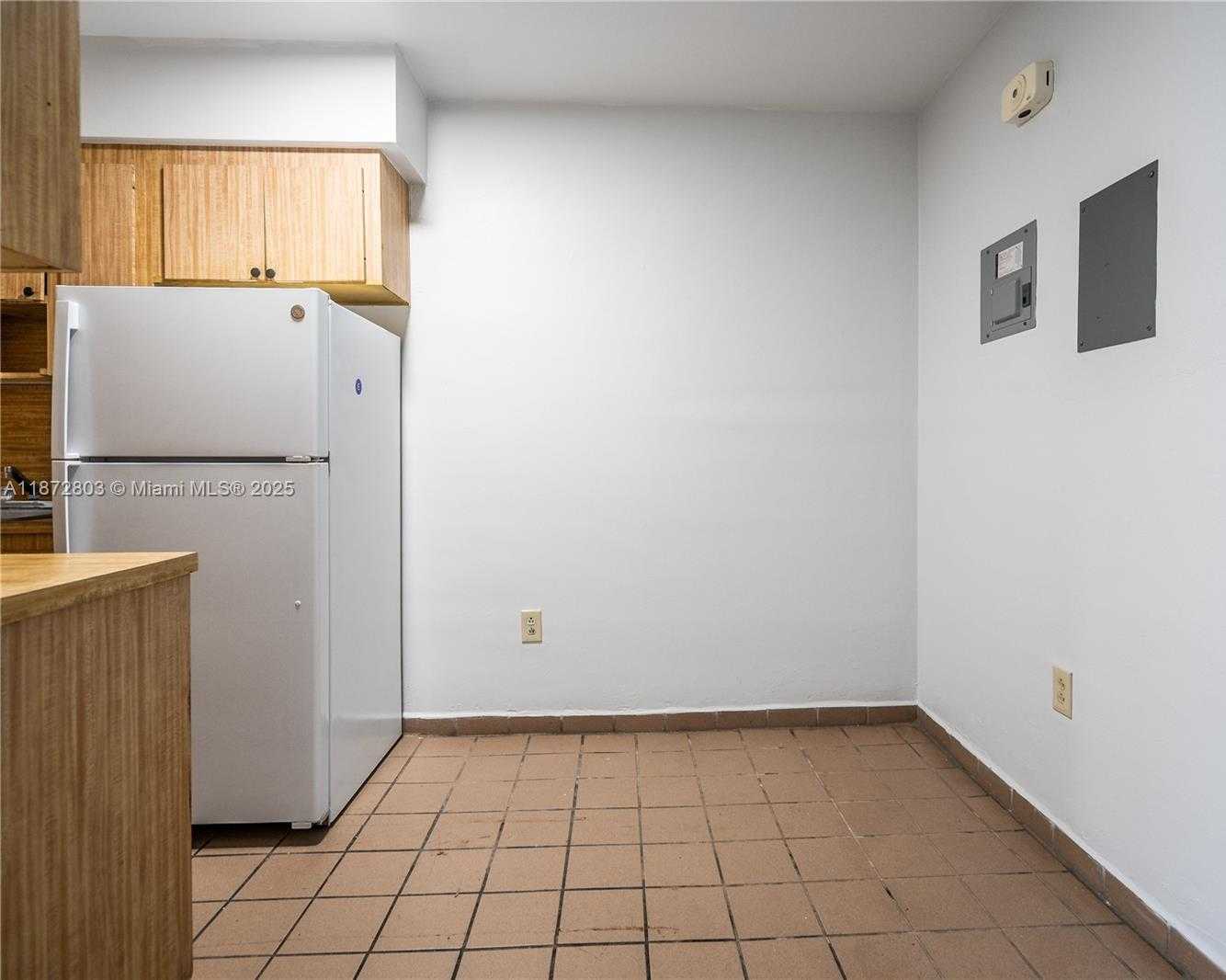 Small Image of 260 NAVARRE AVE #5, Coral Gables Number 6