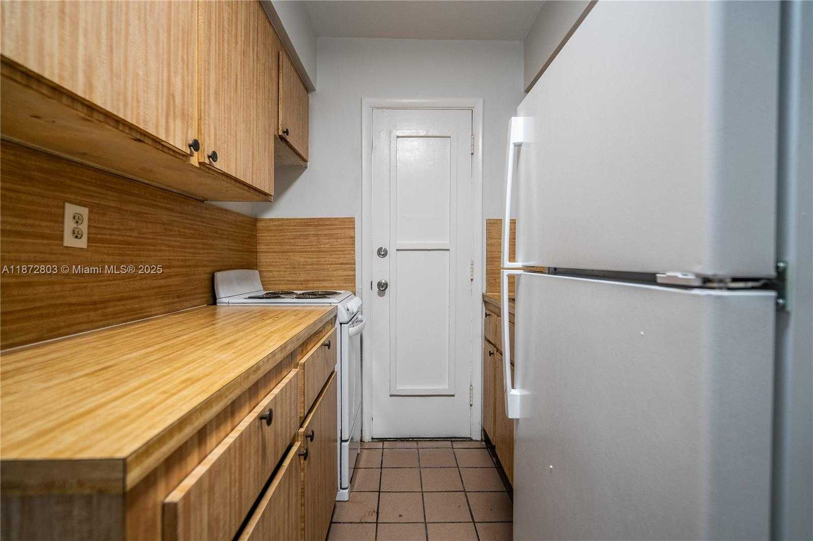 Small Image of 260 NAVARRE AVE #5, Coral Gables Number 8