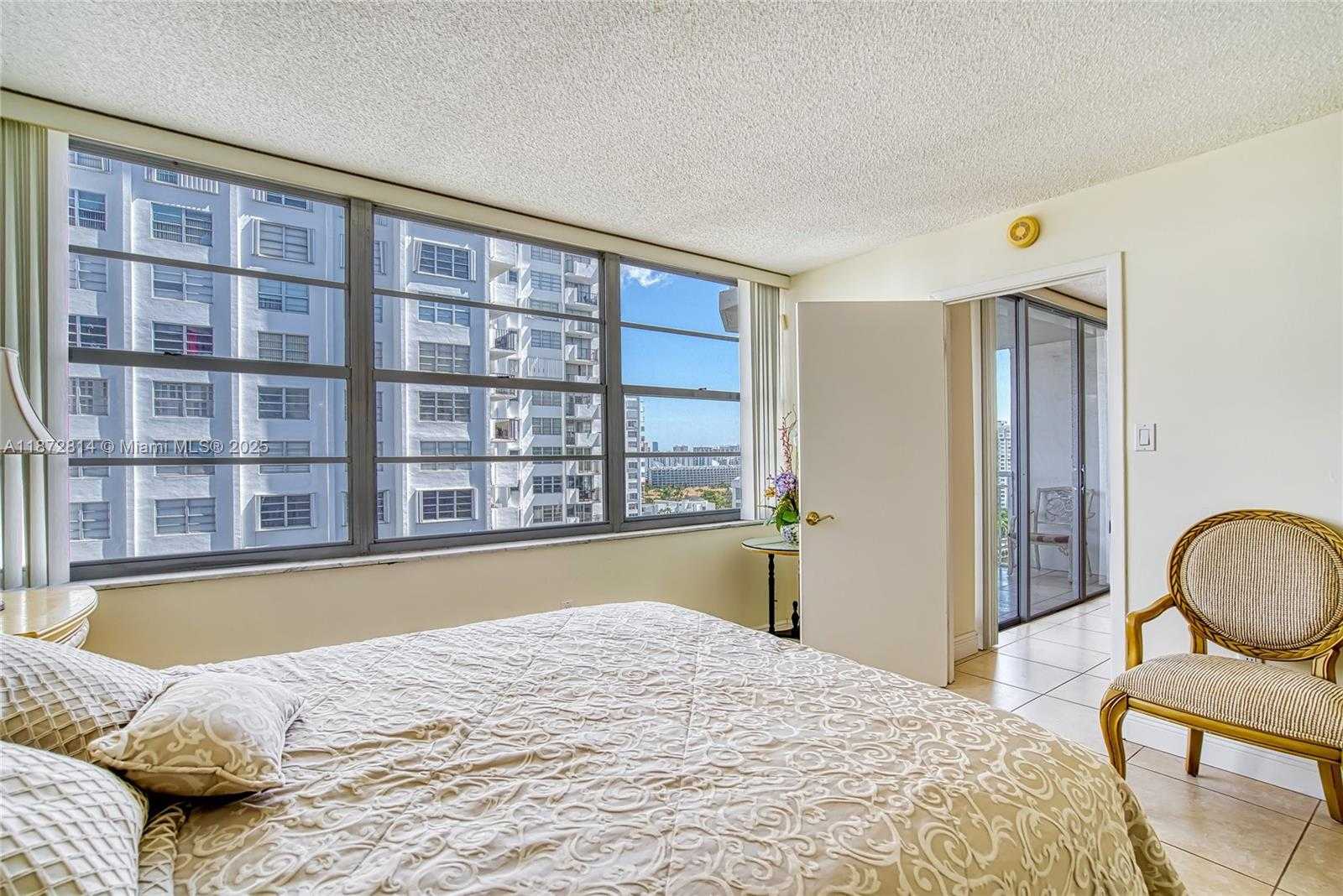 Small Image of 18051 BISCAYNE BLVD #1702, Aventura Number 14
