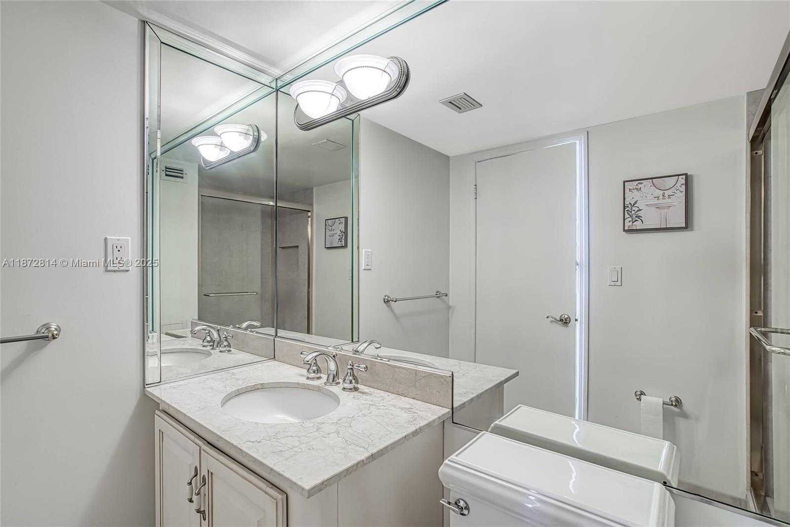 Small Image of 18051 BISCAYNE BLVD #1702, Aventura Number 16