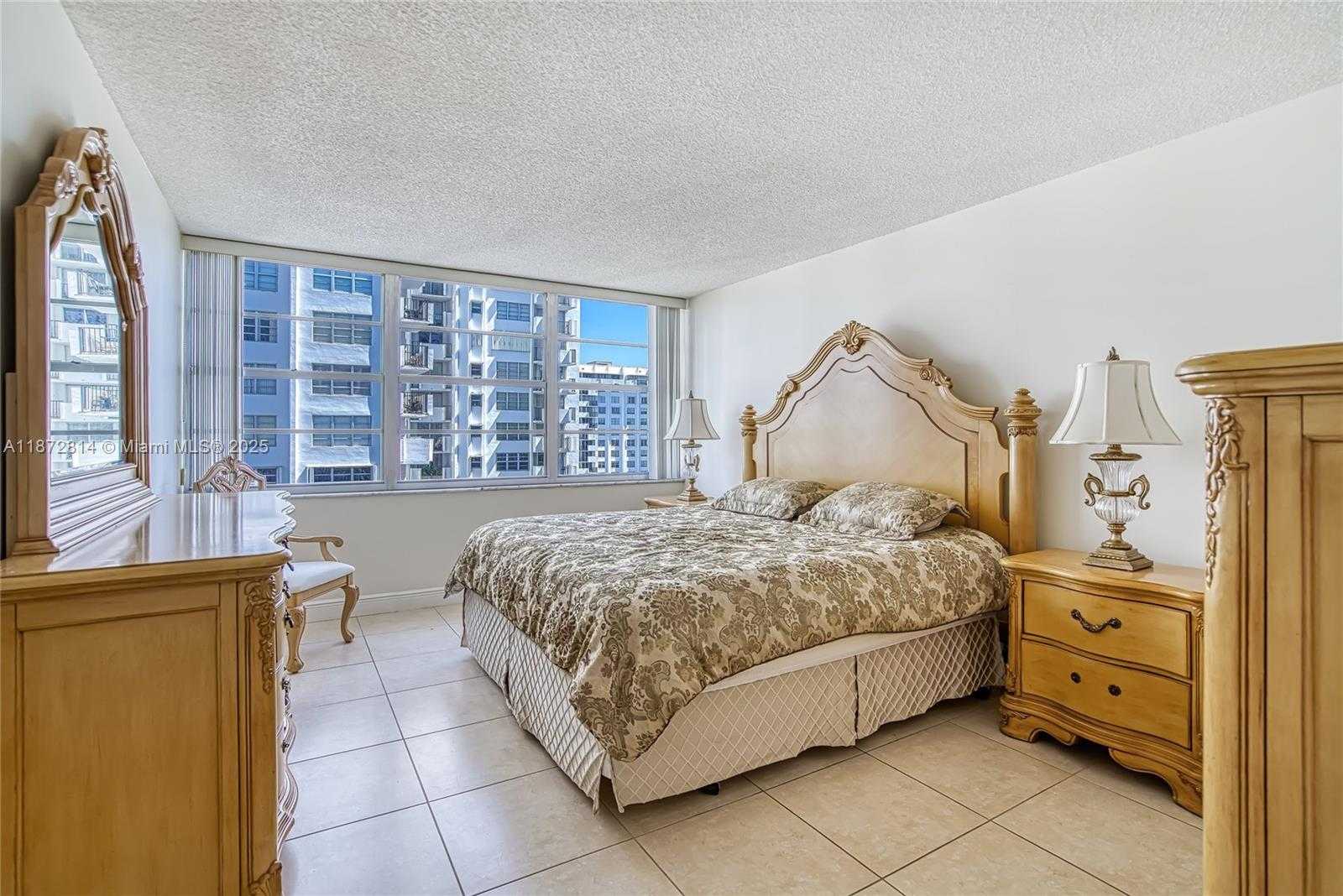 Small Image of 18051 BISCAYNE BLVD #1702, Aventura Number 18