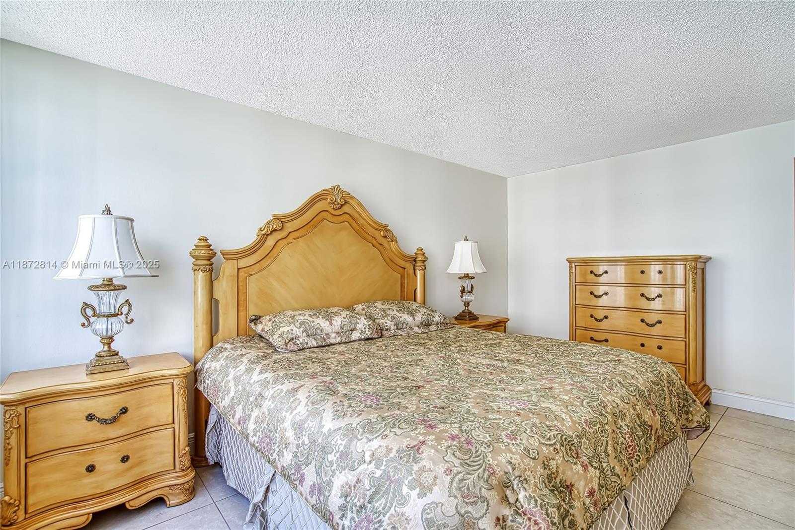 Small Image of 18051 BISCAYNE BLVD #1702, Aventura Number 19