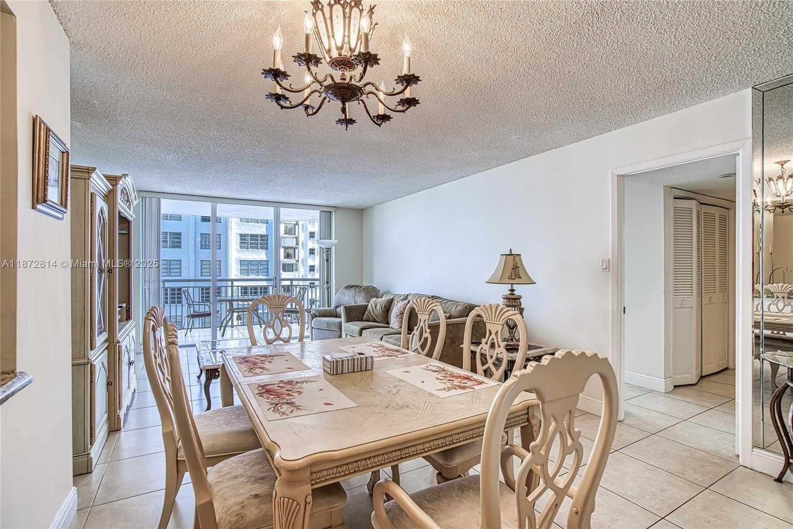 Small Image of 18051 BISCAYNE BLVD #1702, Aventura Number 2