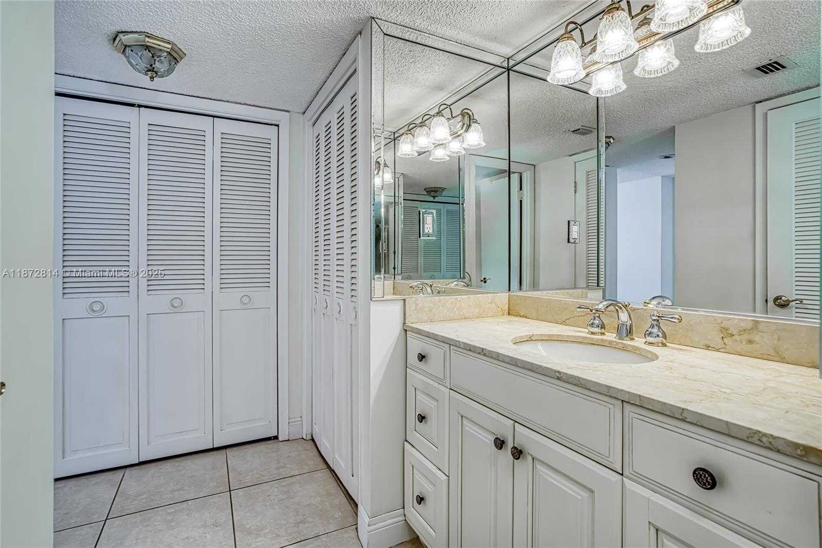 Small Image of 18051 BISCAYNE BLVD #1702, Aventura Number 22