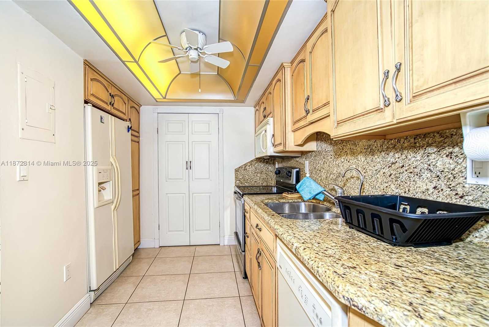 Small Image of 18051 BISCAYNE BLVD #1702, Aventura Number 6