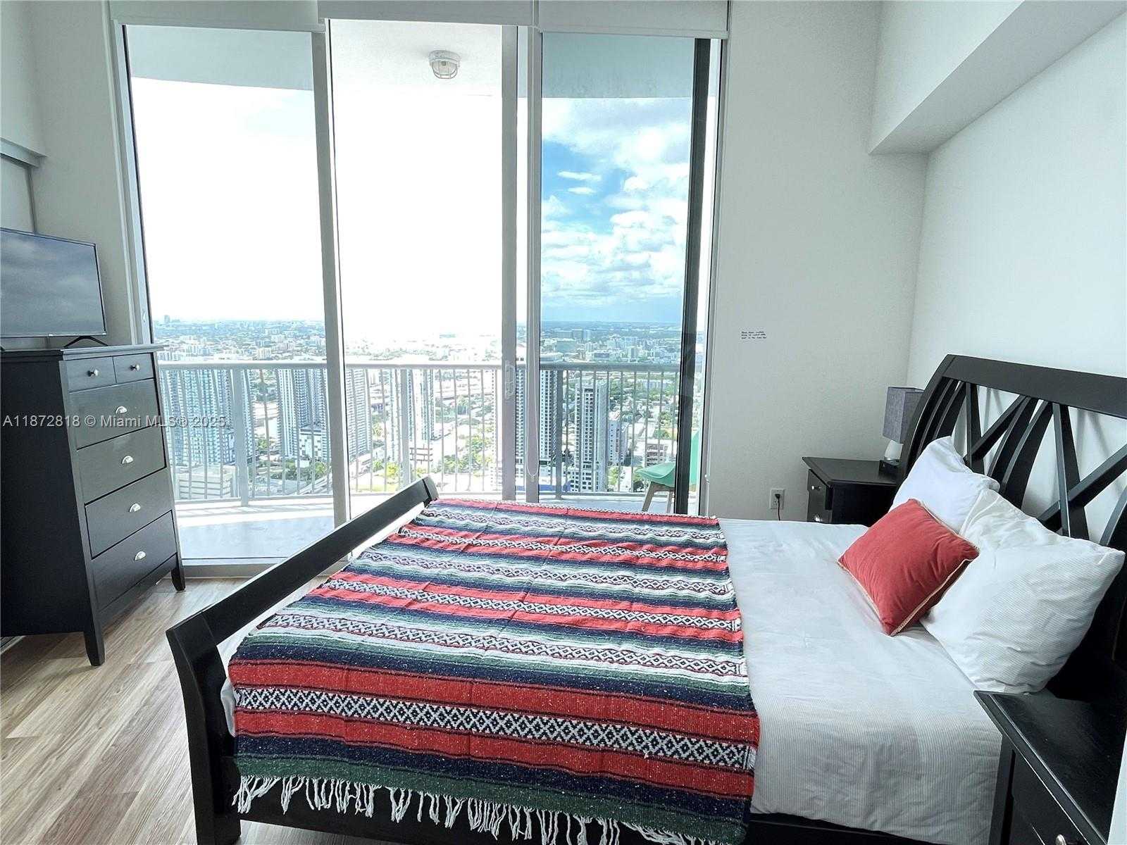 Small Image of 1750 NORTH BAYSHORE DR #5614, Miami Number 9