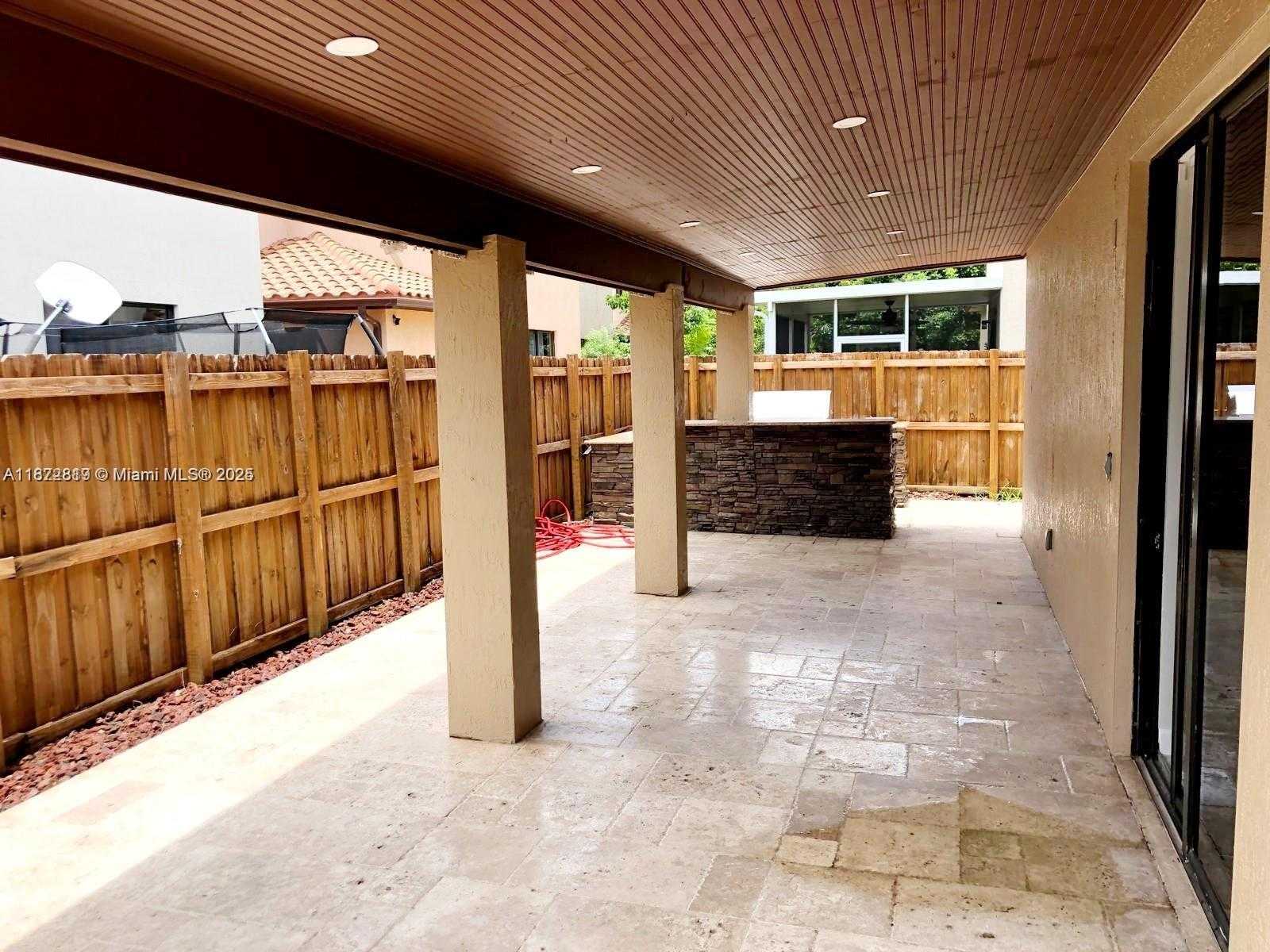 Small Image of 570 SOUTH EAST 34TH AVE, Homestead Number 3