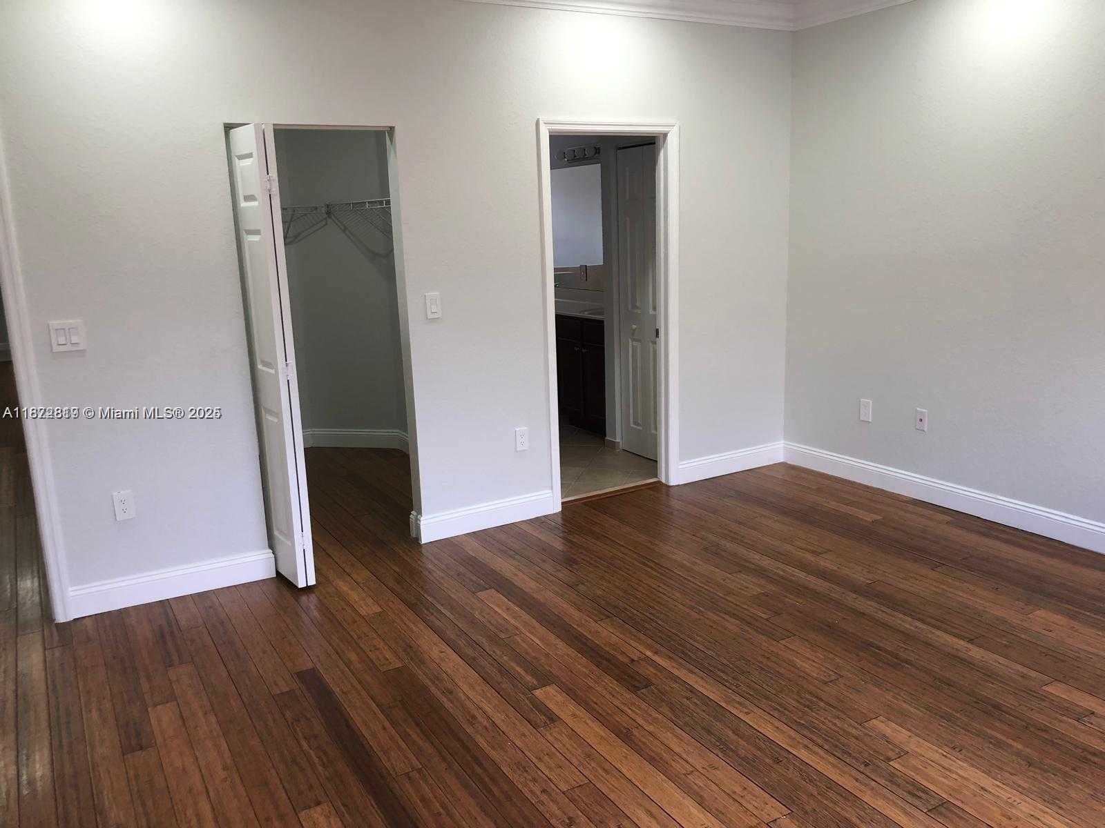 Small Image of 570 SOUTH EAST 34TH AVE, Homestead Number 8