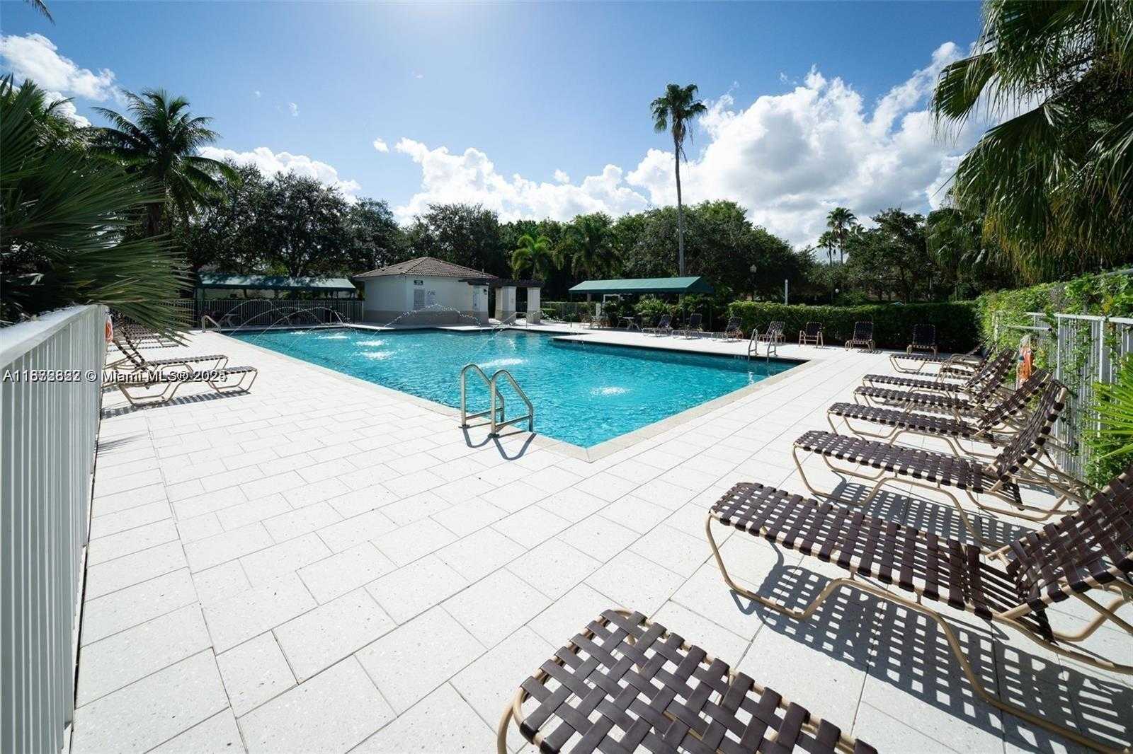 Small Image of 932 FALLING WATER RD #932, Weston Number 10