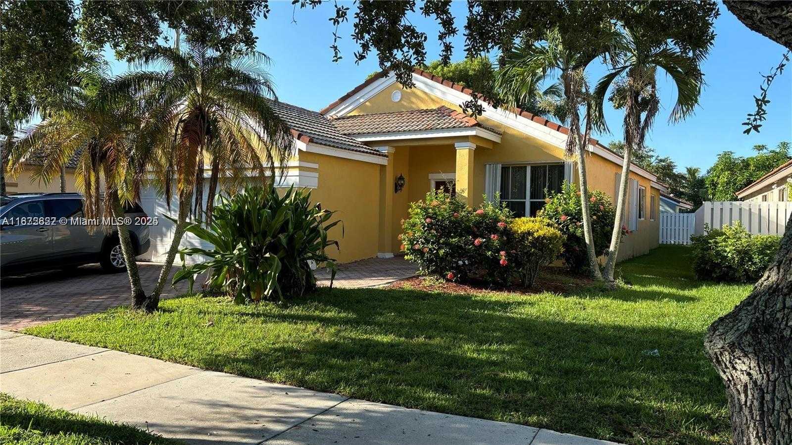 Small Image of 932 FALLING WATER RD #932, Weston Number 12