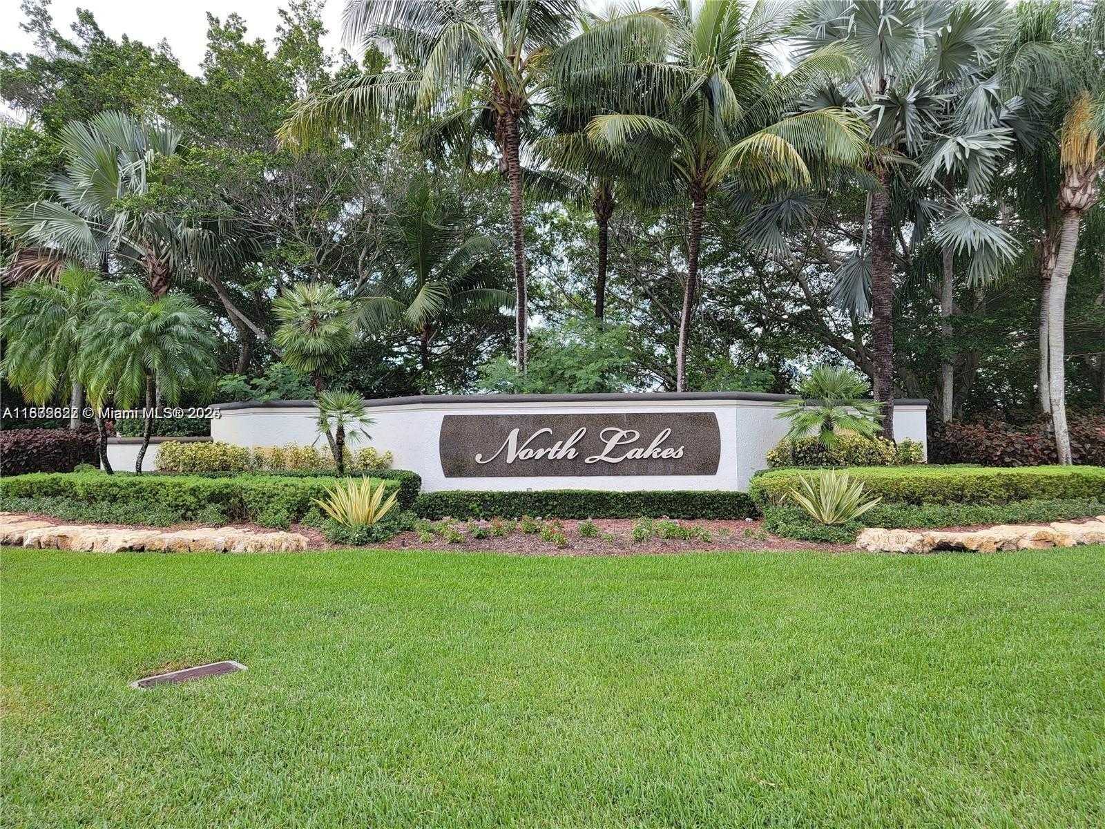 Small Image of 932 FALLING WATER RD #932, Weston Number 13