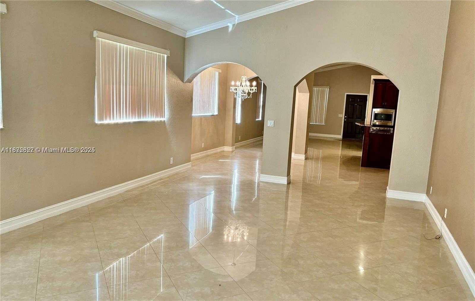 Small Image of 932 FALLING WATER RD #932, Weston Number 3