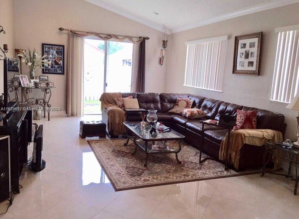 Small Image of 932 FALLING WATER RD #932, Weston Number 6