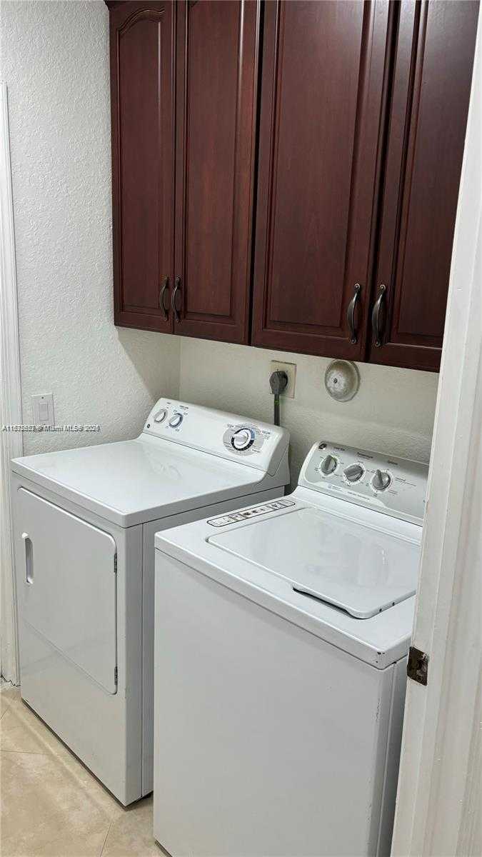 Small Image of 932 FALLING WATER RD #932, Weston Number 8