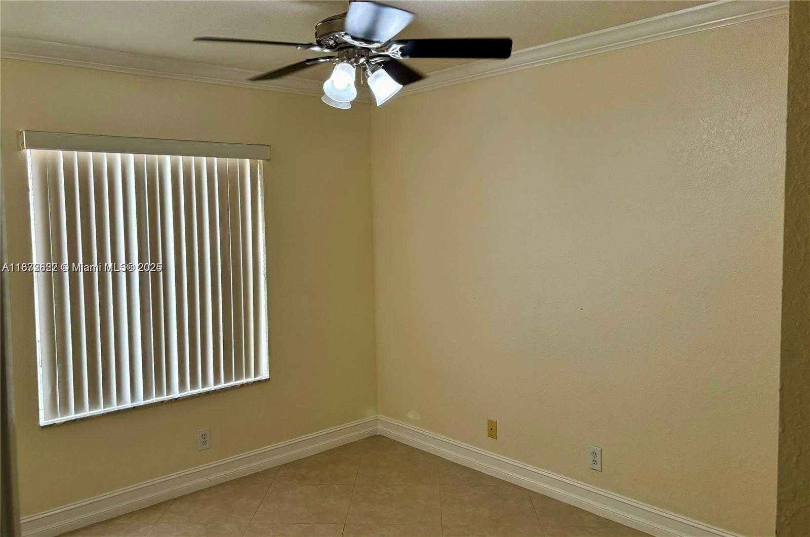 Small Image of 932 FALLING WATER RD #932, Weston Number 9