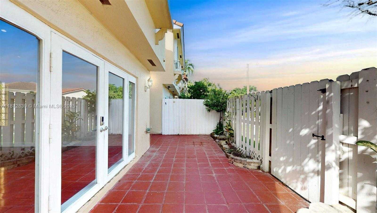 Small Image of 15253 SOUTH WEST 111TH ST #15253, Miami Number 4