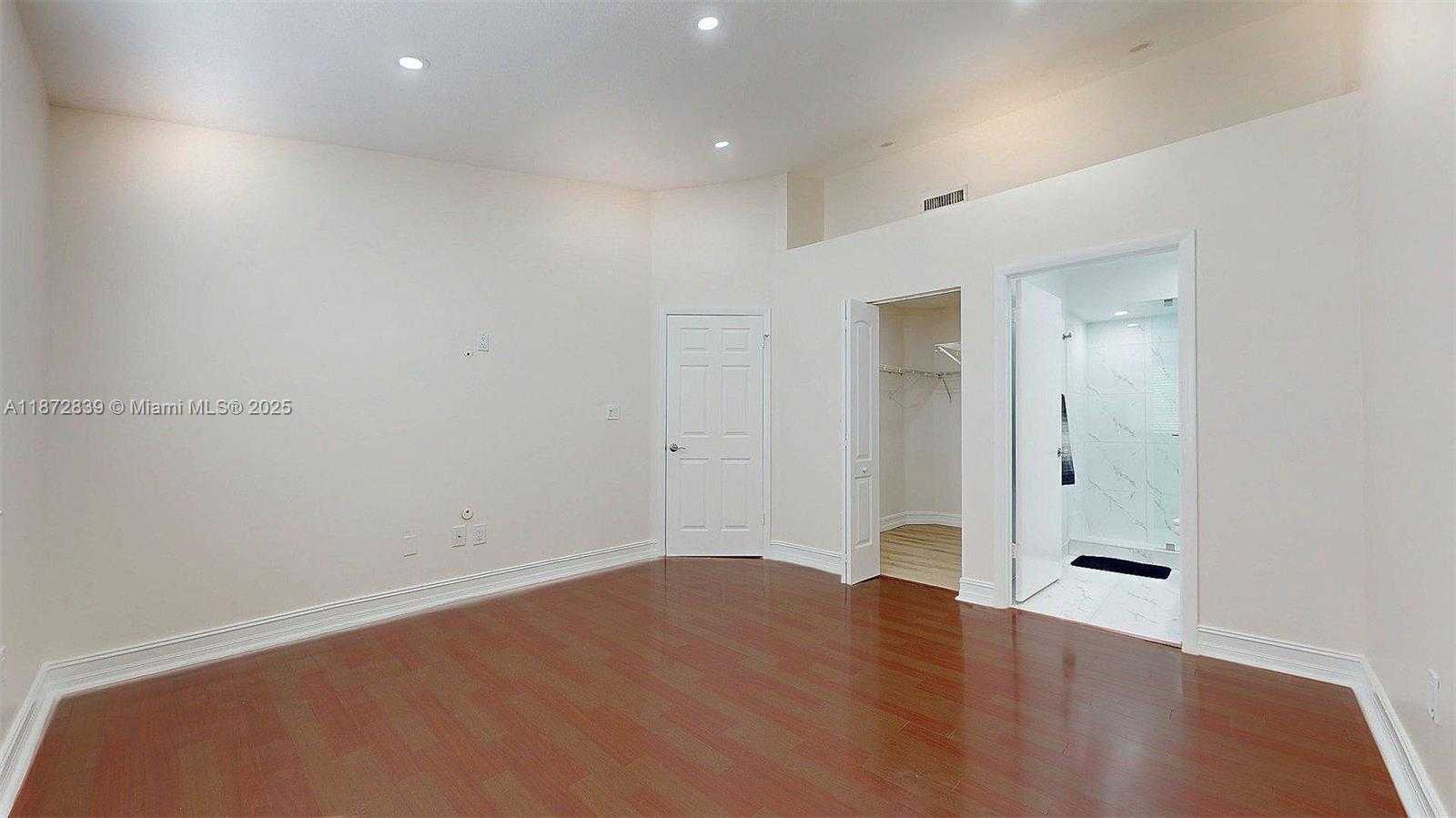 Small Image of 15253 SOUTH WEST 111TH ST #15253, Miami Number 5