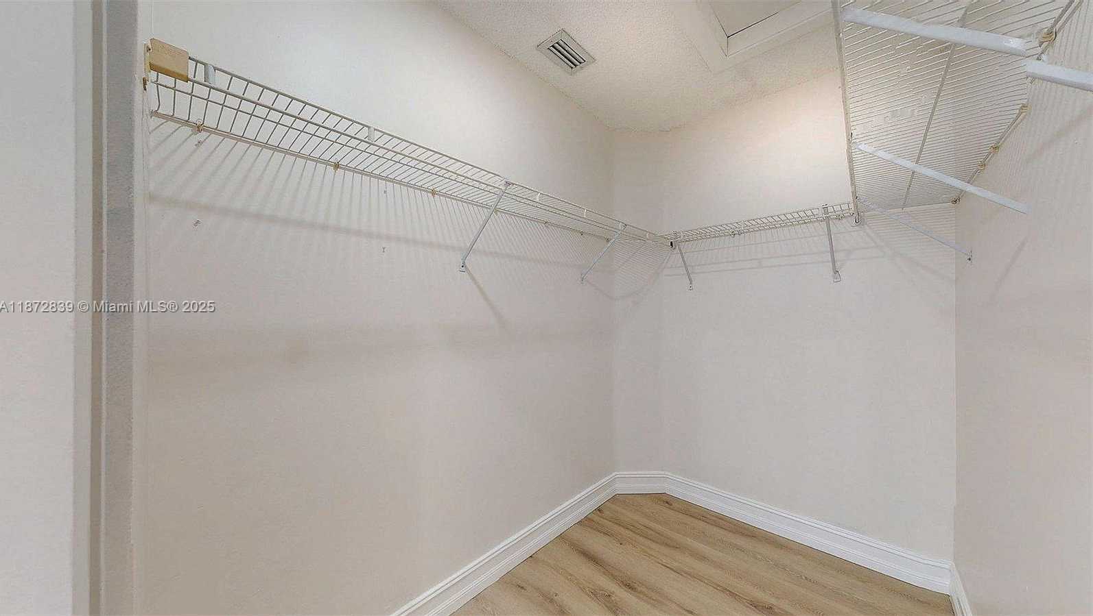 Small Image of 15253 SOUTH WEST 111TH ST #15253, Miami Number 7