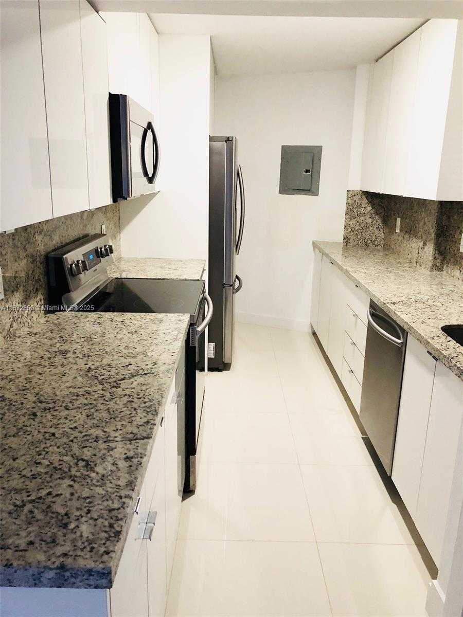Small Image of 1881 WASHINGTON AVE #11D, Miami Beach Number 6