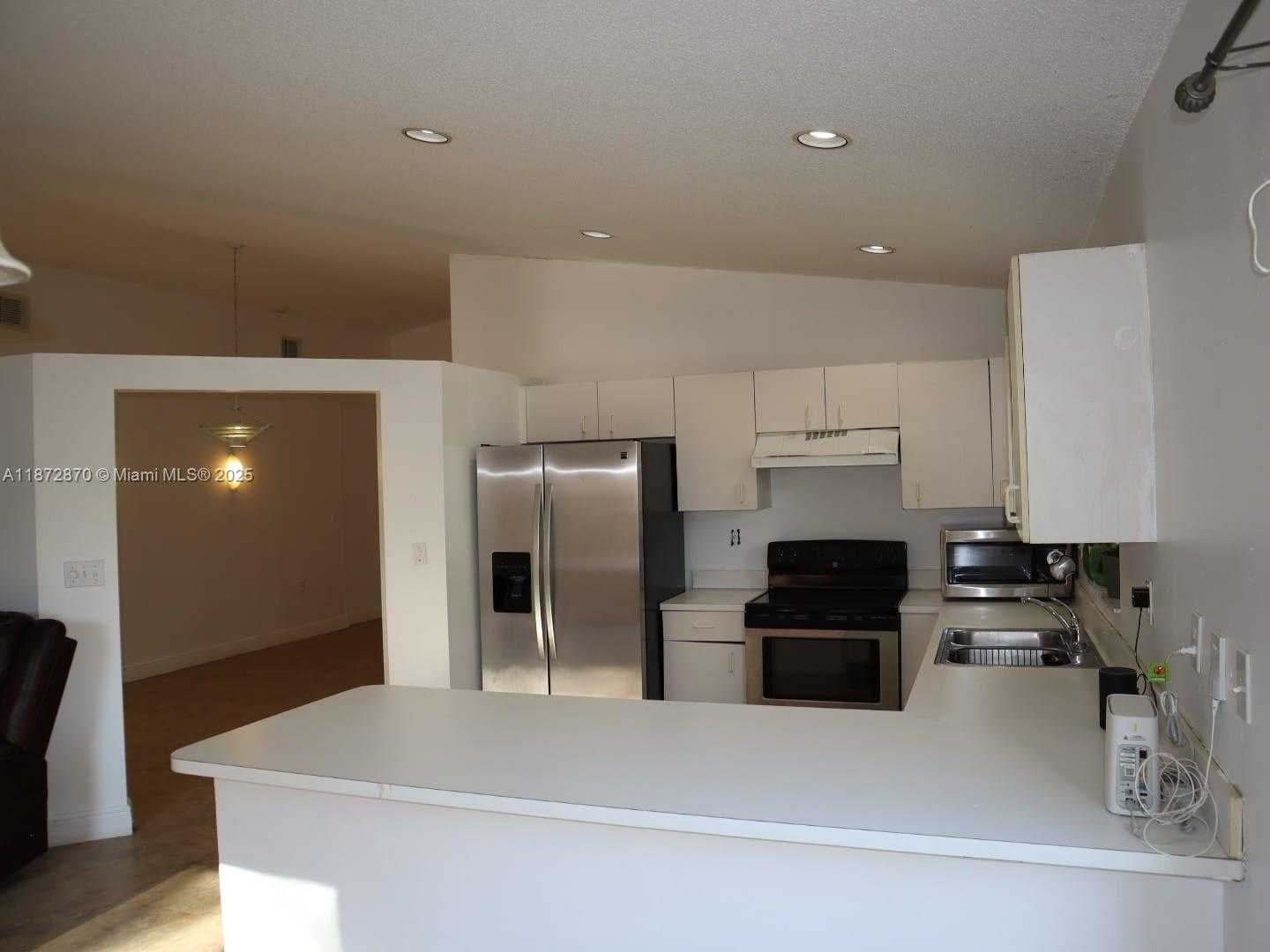 Small Image of 19820 86TH AVE, Hialeah Number 10