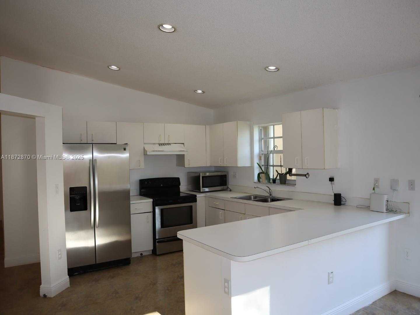 Small Image of 19820 86TH AVE, Hialeah Number 13