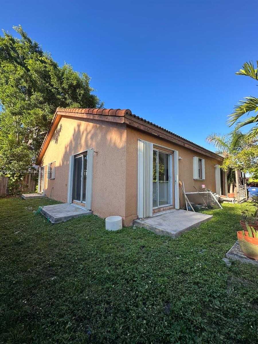Small Image of 19820 86TH AVE, Hialeah Number 2