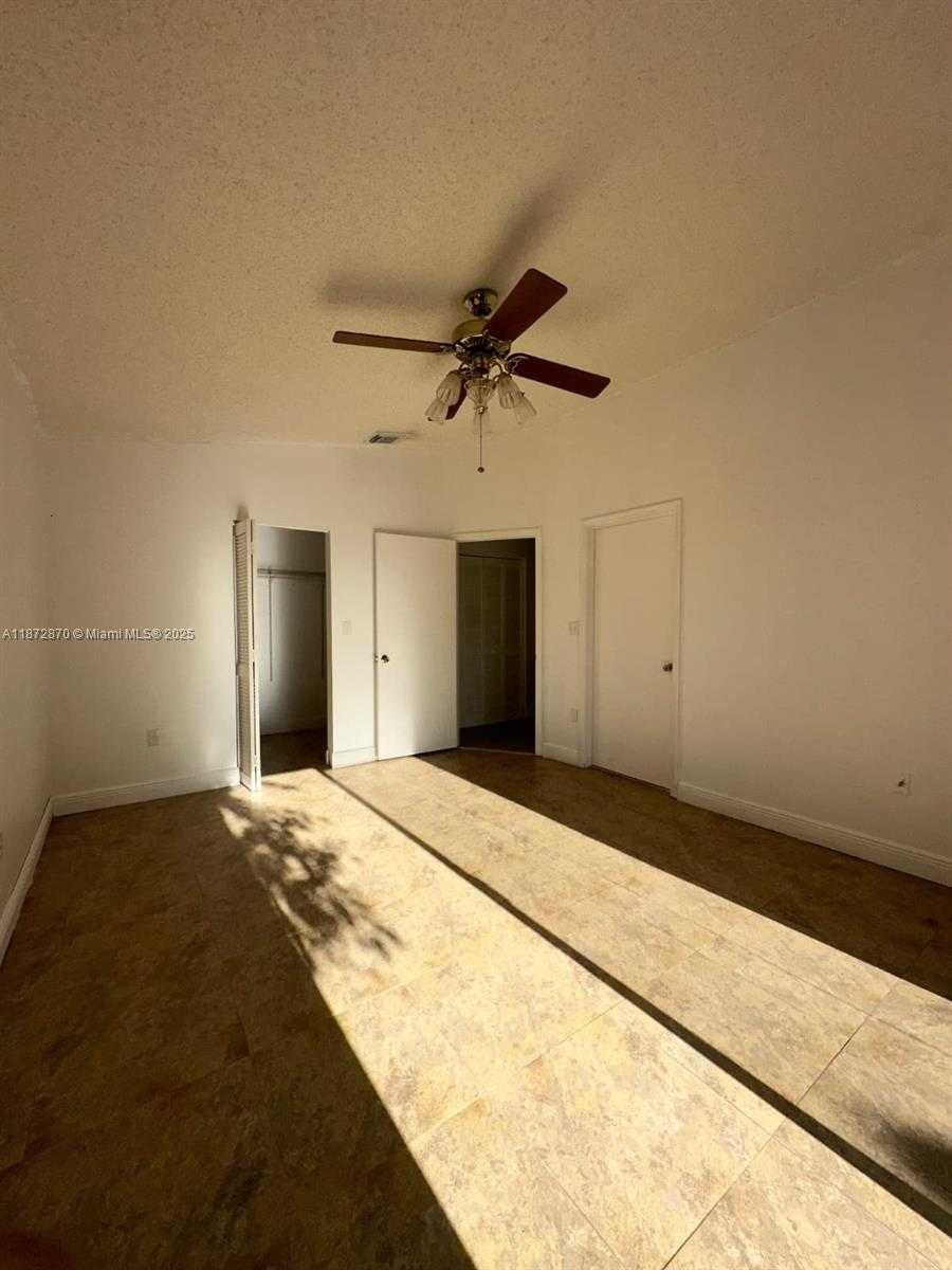 Small Image of 19820 86TH AVE, Hialeah Number 5
