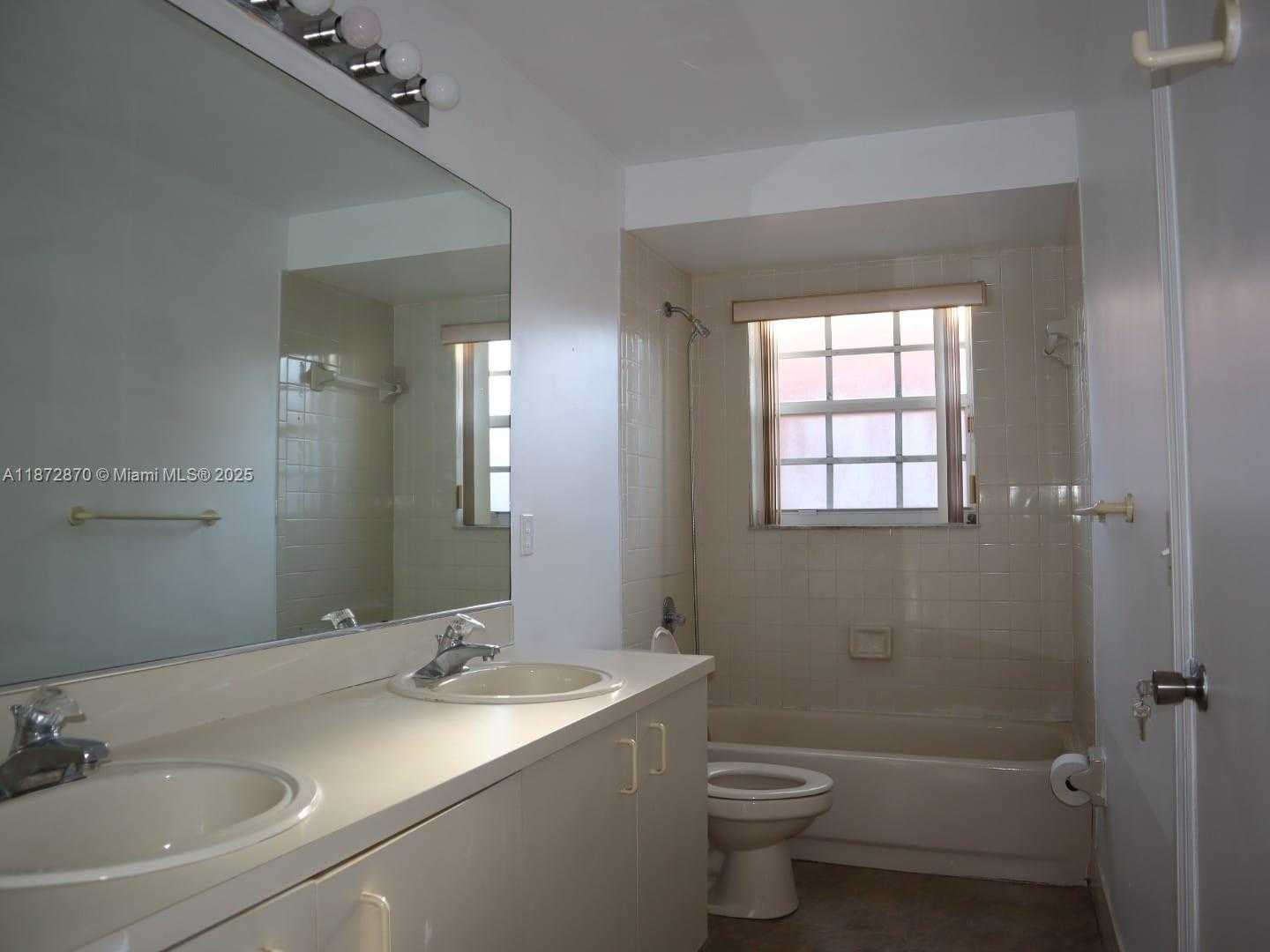 Small Image of 19820 86TH AVE, Hialeah Number 7