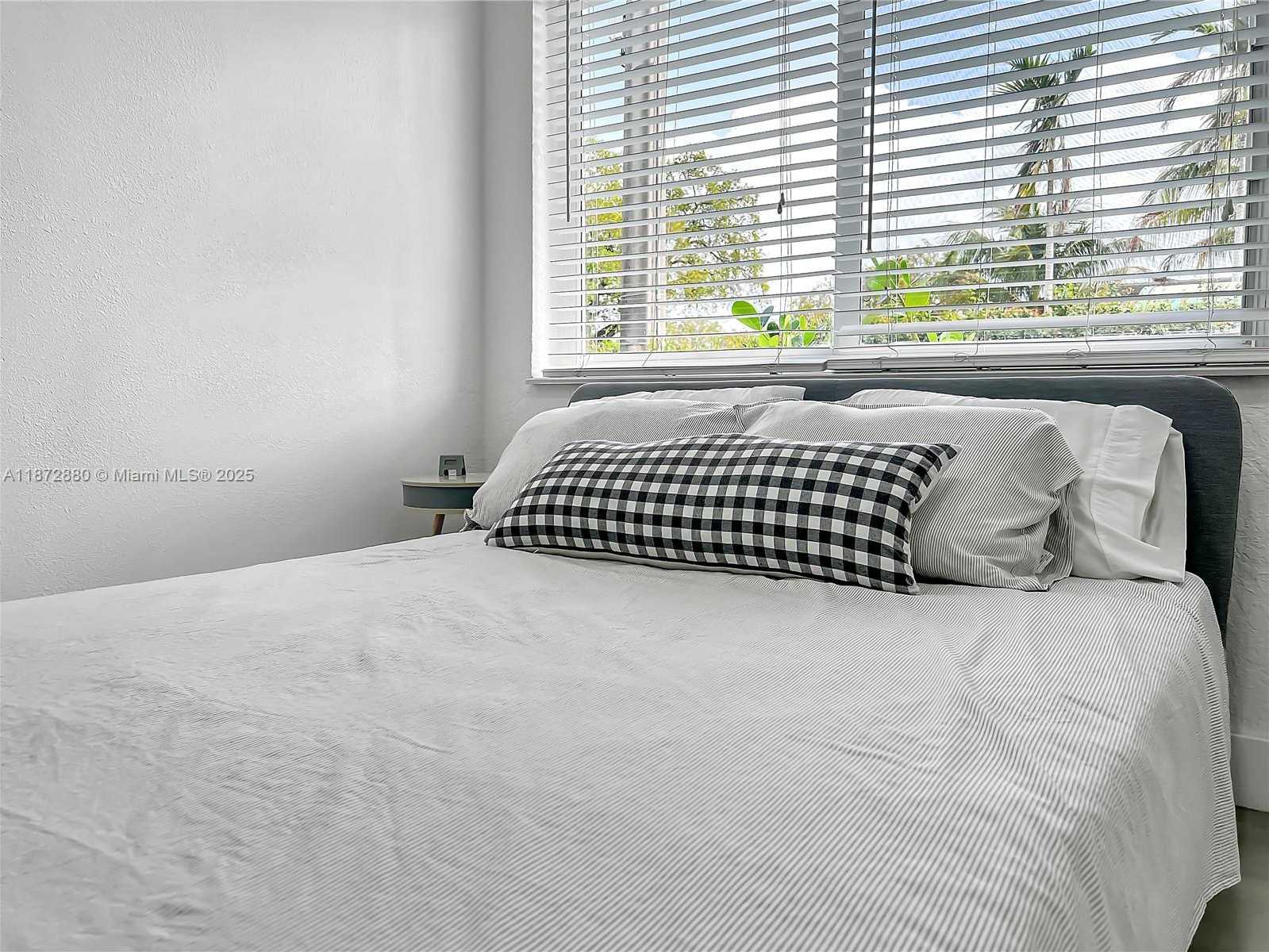 Small Image of 2200 SOUTH WEST 21ST ST #A, Miami Number 10