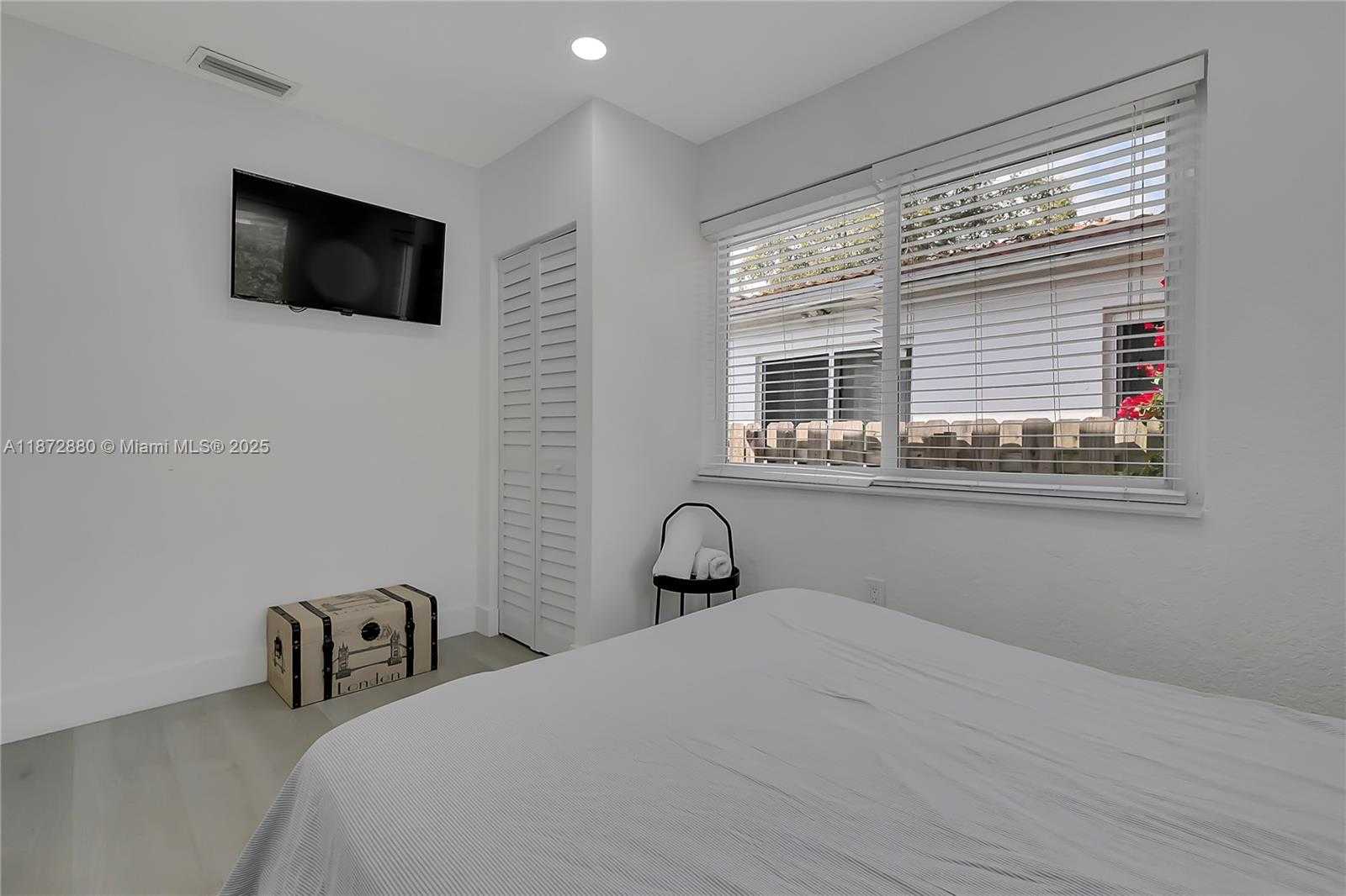 Small Image of 2200 SOUTH WEST 21ST ST #A, Miami Number 11