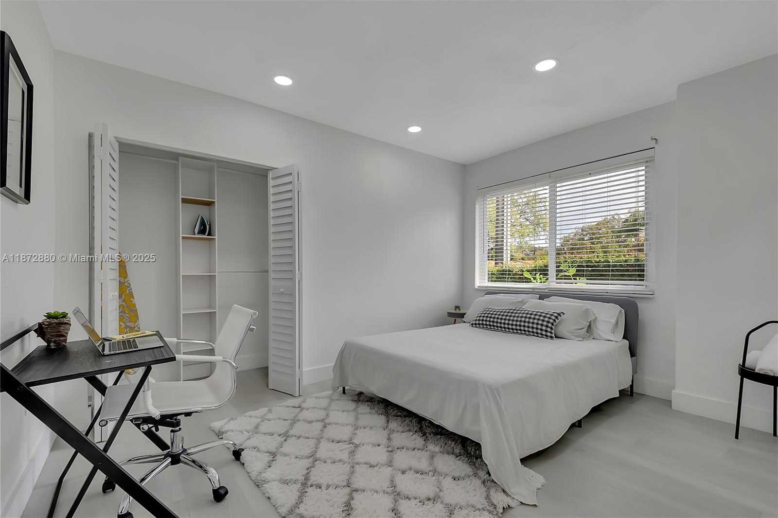 Small Image of 2200 SOUTH WEST 21ST ST #A, Miami Number 13