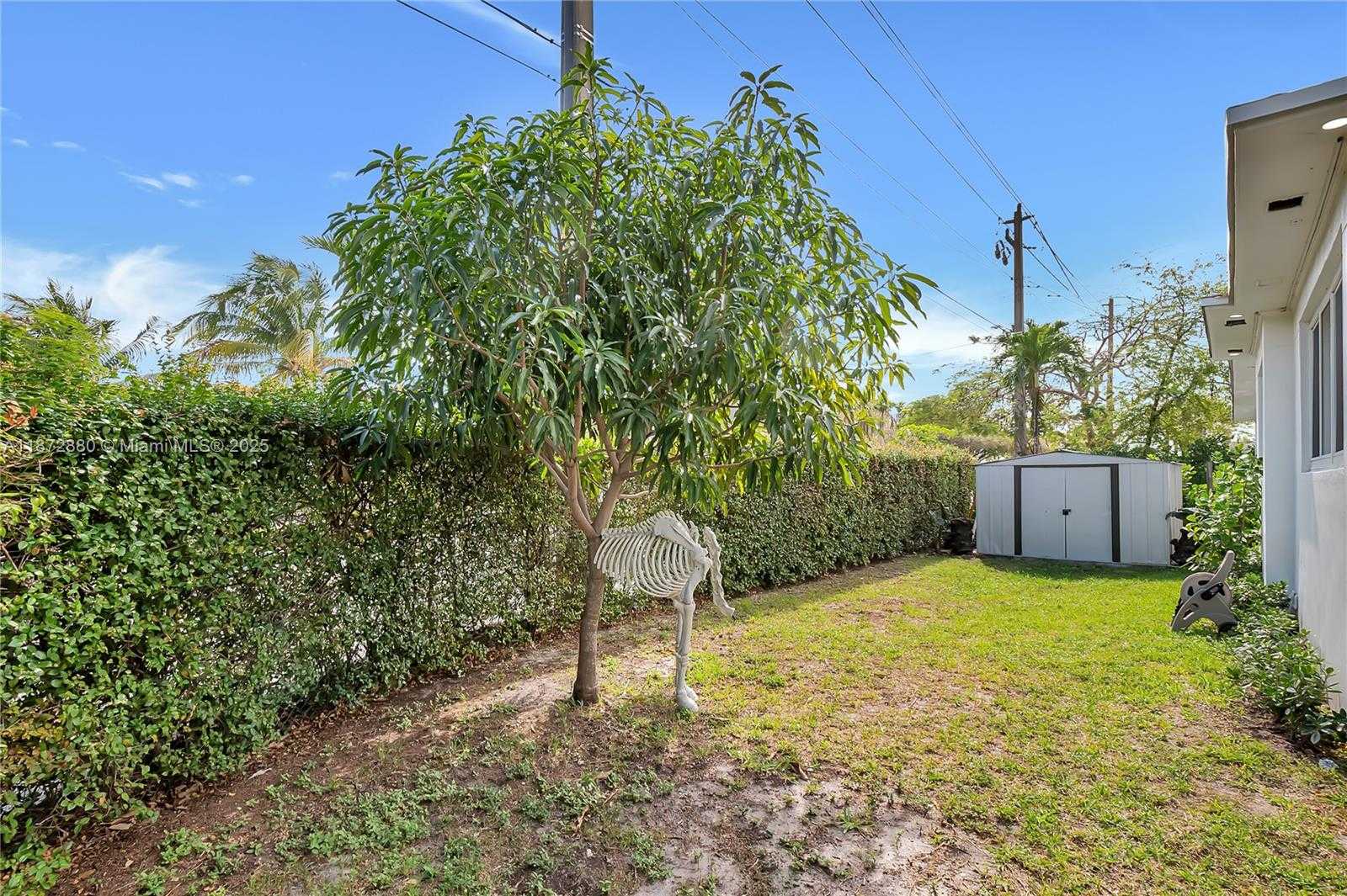 Small Image of 2200 SOUTH WEST 21ST ST #A, Miami Number 26