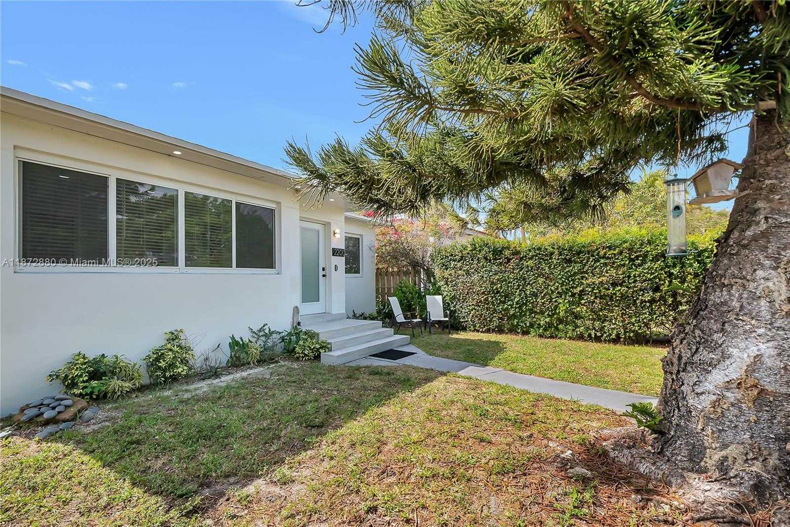 Small Image of 2200 SOUTH WEST 21ST ST #A, Miami Number 4