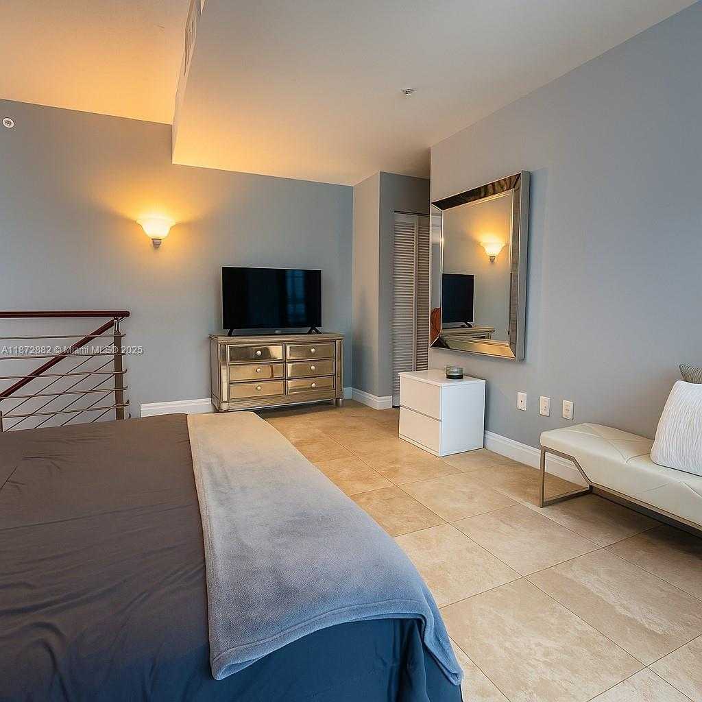 Small Image of 41 SOUTH EAST 5TH ST #602, Miami Number 9