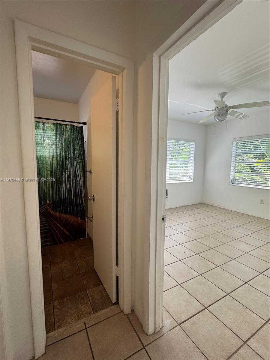 Small Image of 921 MERIDIAN AVE #7, Miami Beach Number 19