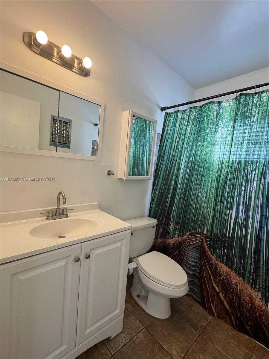 Small Image of 921 MERIDIAN AVE #7, Miami Beach Number 22