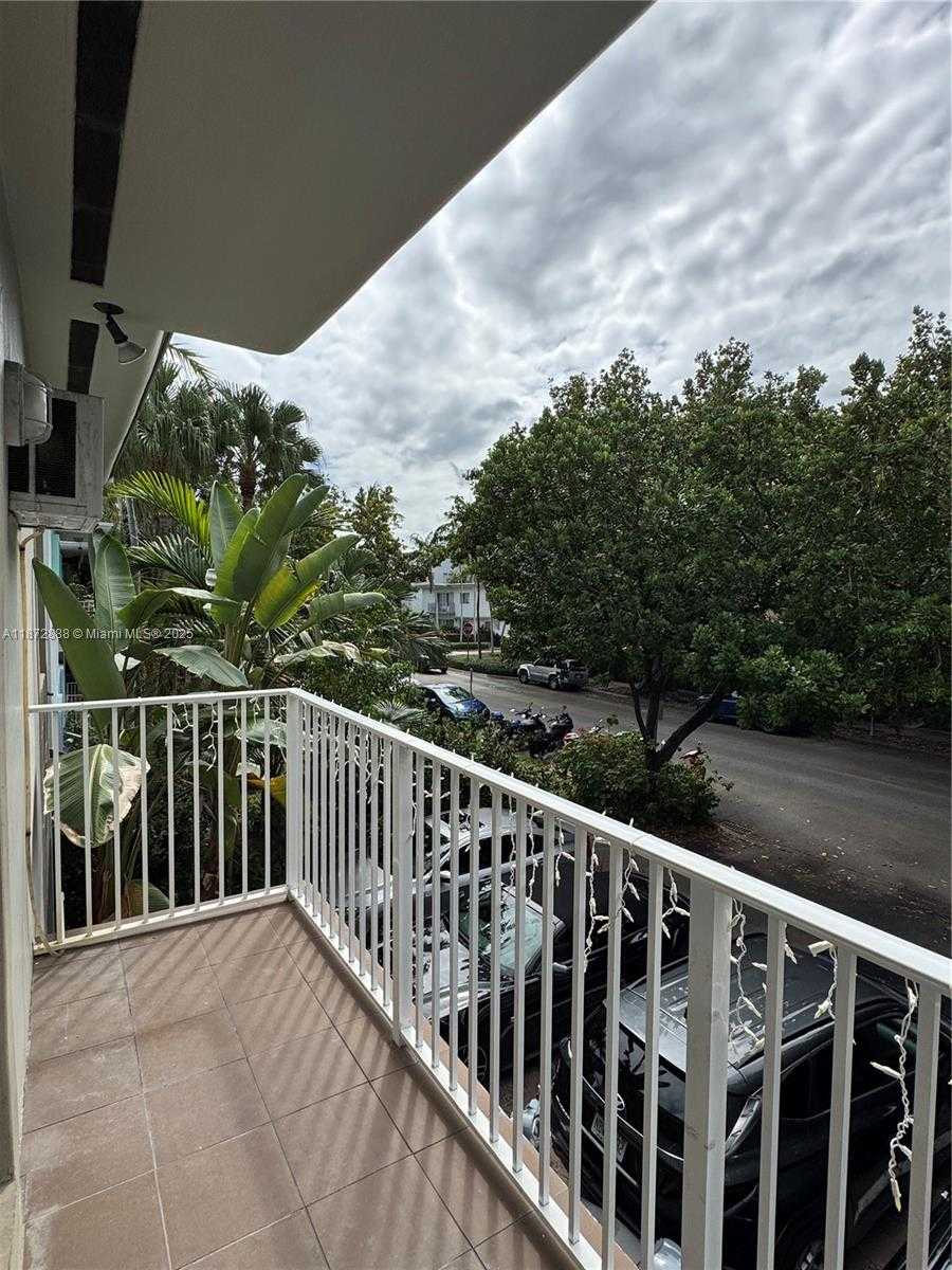 Small Image of 921 MERIDIAN AVE #7, Miami Beach Number 27